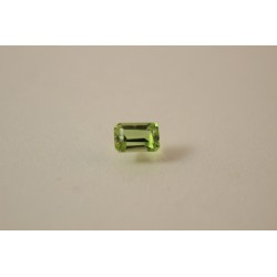 Peridot emerald-cut 0.45ct